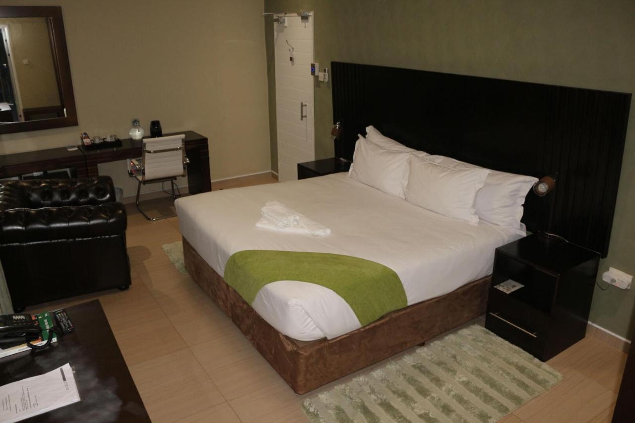 PeaconWood Boutique Guesthouse Palapye Extérieur photo