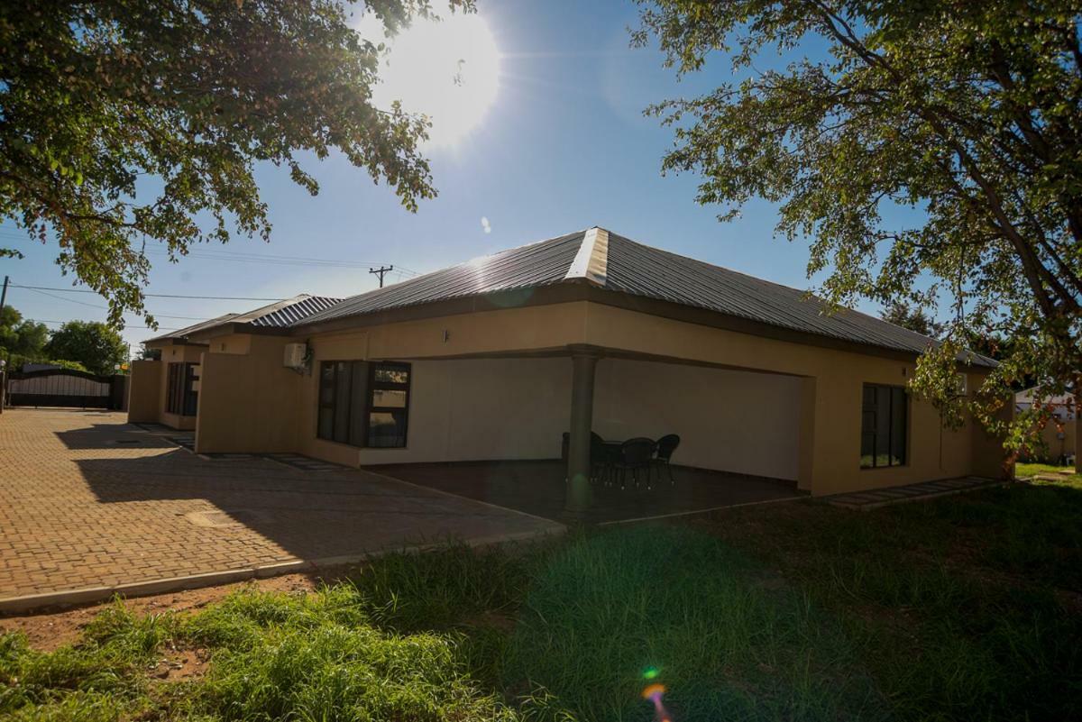 PeaconWood Boutique Guesthouse Palapye Extérieur photo